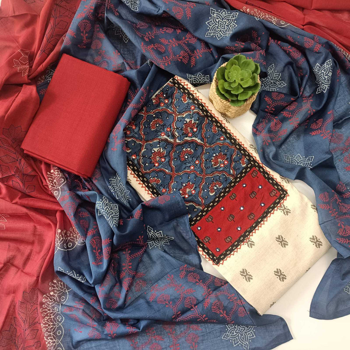 OFFWHITE & MAROON HANDLOOM COTTON - 3 PC SUIT SET- TOP,BOTTOM & DUPATTA