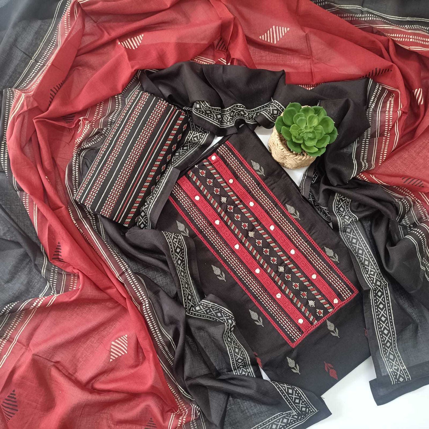 BLACK -HANDLOOM COTTON - 3 PC SUIT SET - TOP,BOTTOM & DUPATTA