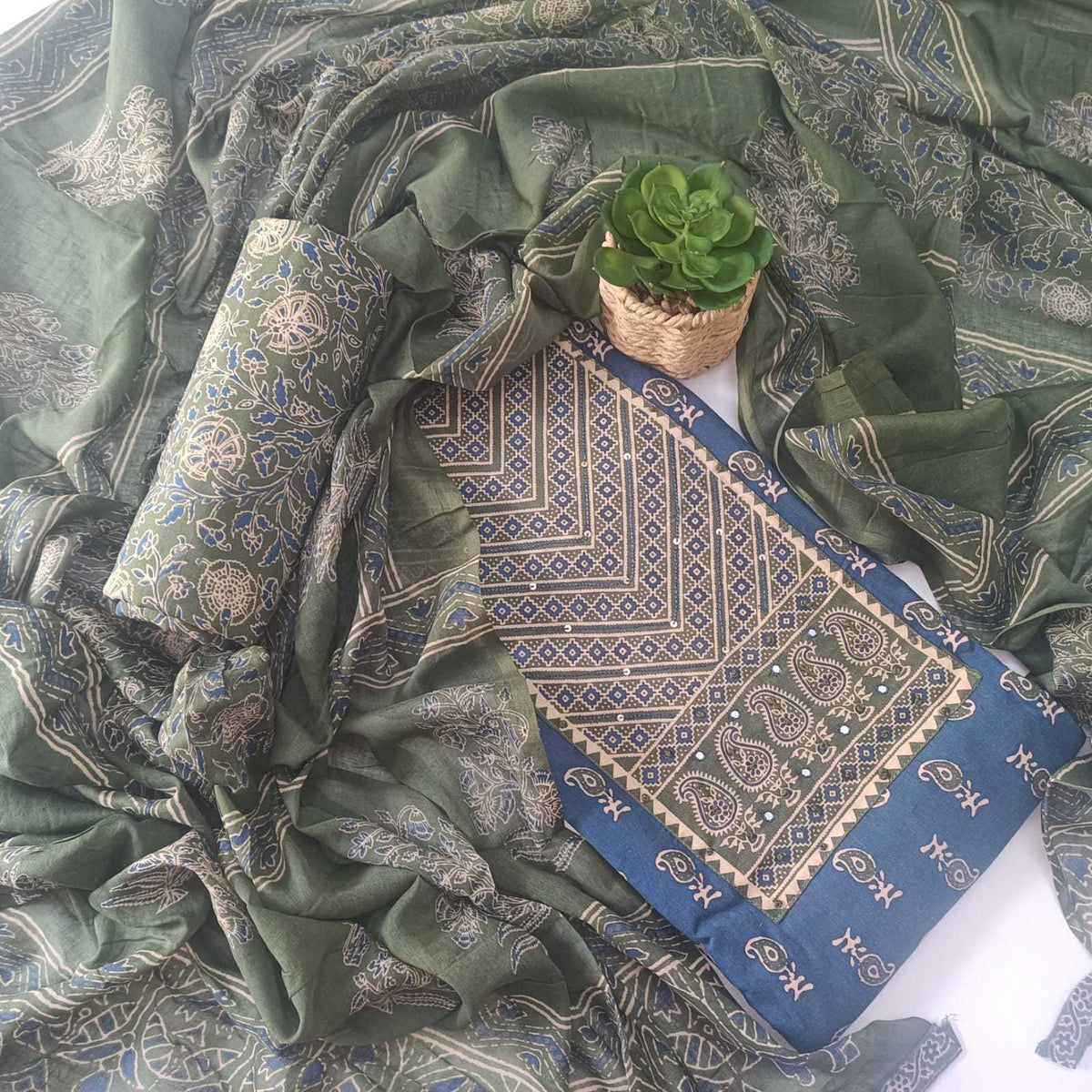 DARK BLUE & GREEN -AJRKAH COTTON - 3 PC SUIT SET - TOP,BOTTOM & DUPATTA