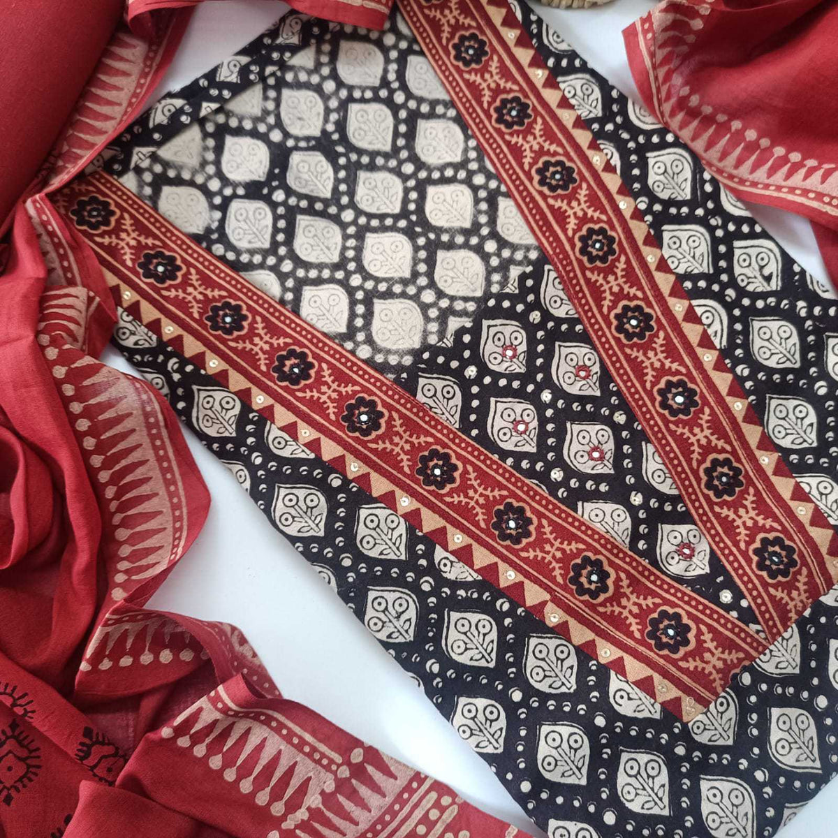 BLACK & MAROON - HANDLOOM COTTON - 3 PC SUIT SET - TOP,BOTTOM & DUPATTA